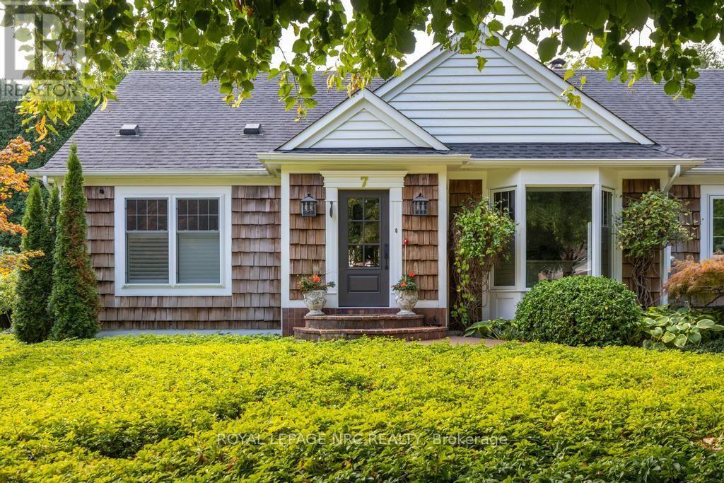 7 CHRISTOPHER STREET - 7