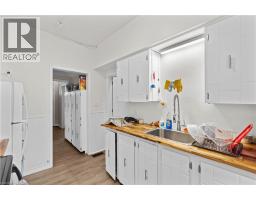 Kitchen - 33 Cline Avenue N, Hamilton, ON L8S3Z3 Photo 11