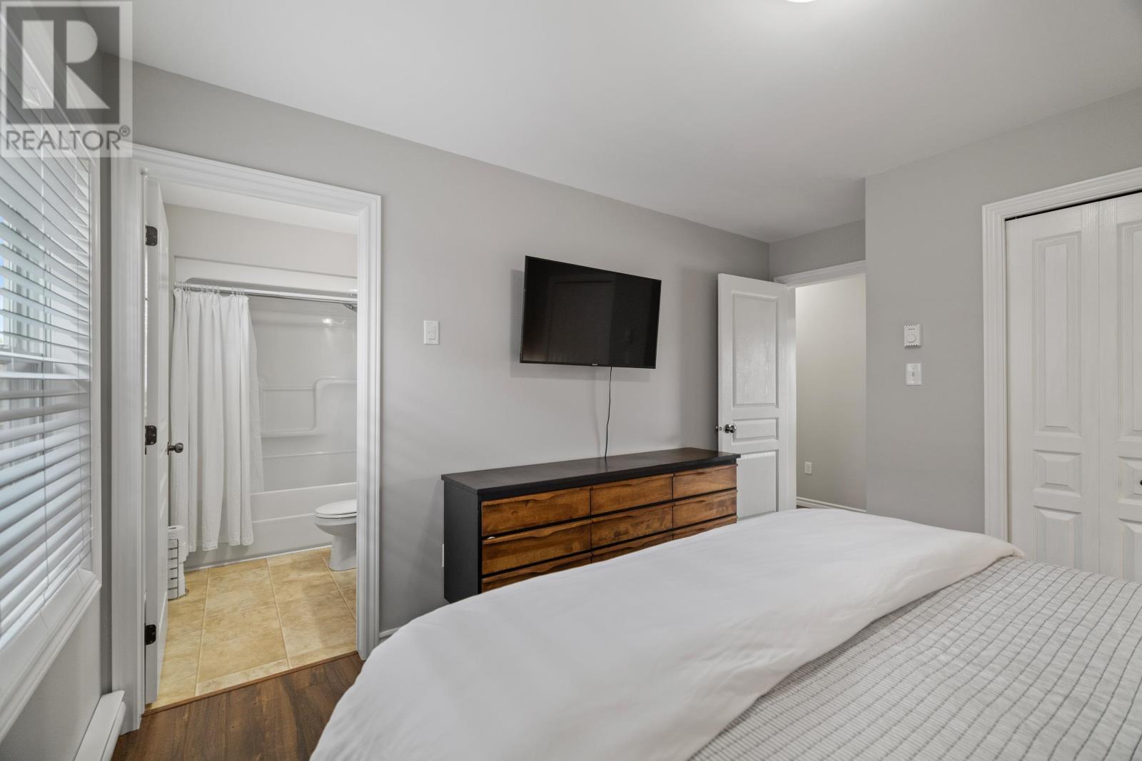 24 Longboat Drive - 27