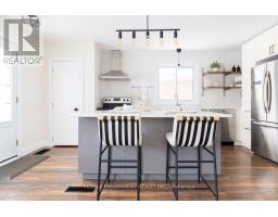 Upper - 374 East 16th Street, Hamilton, ON L9A4K3 Photo 7