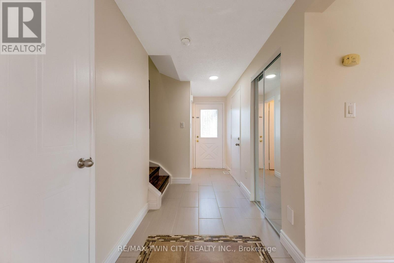 47 Bushnell Drive, Cambridge, ON photo 5
