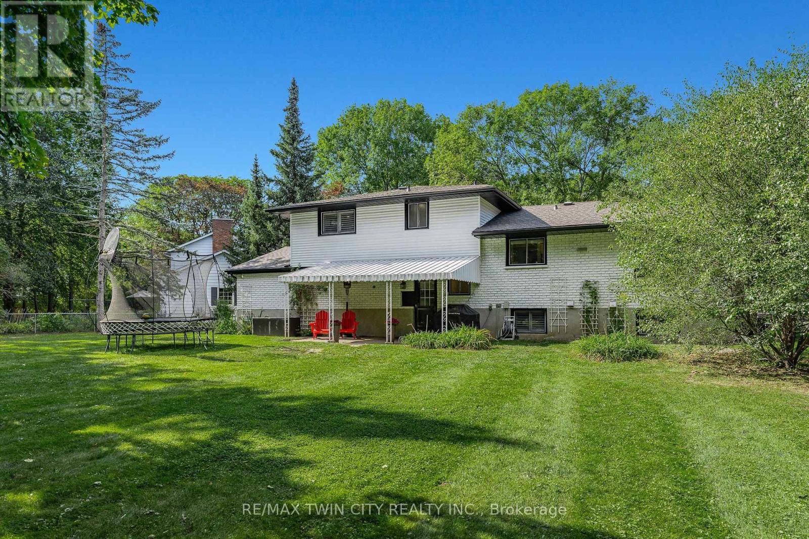 13 Southwick Place, Waterloo, ON photo 45