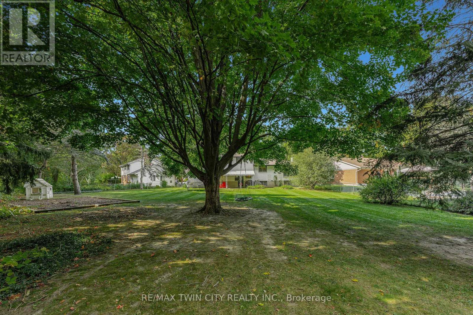 13 Southwick Place, Waterloo, ON photo 47