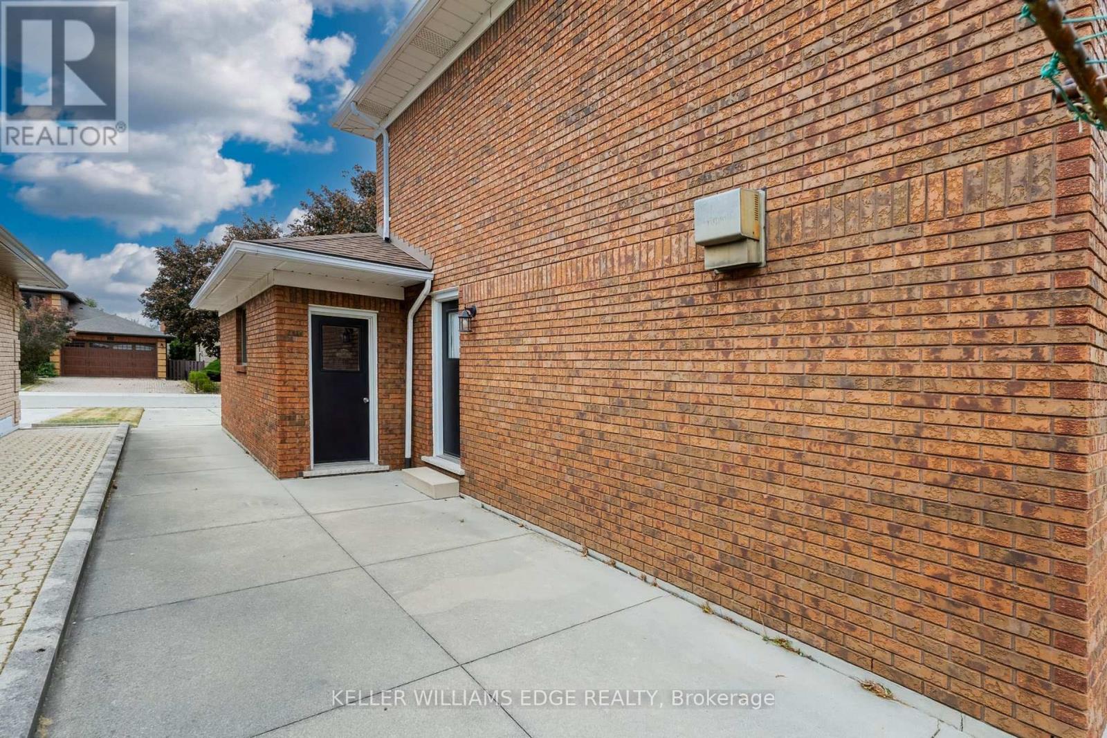 54 MONTE DRIVE - 38