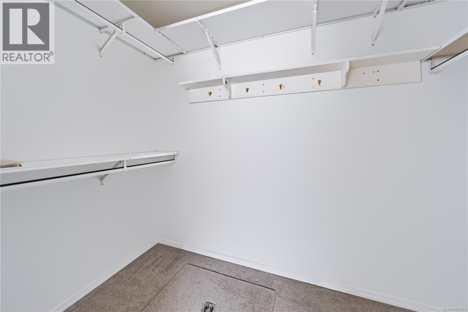 3931 Excalibur St - 12