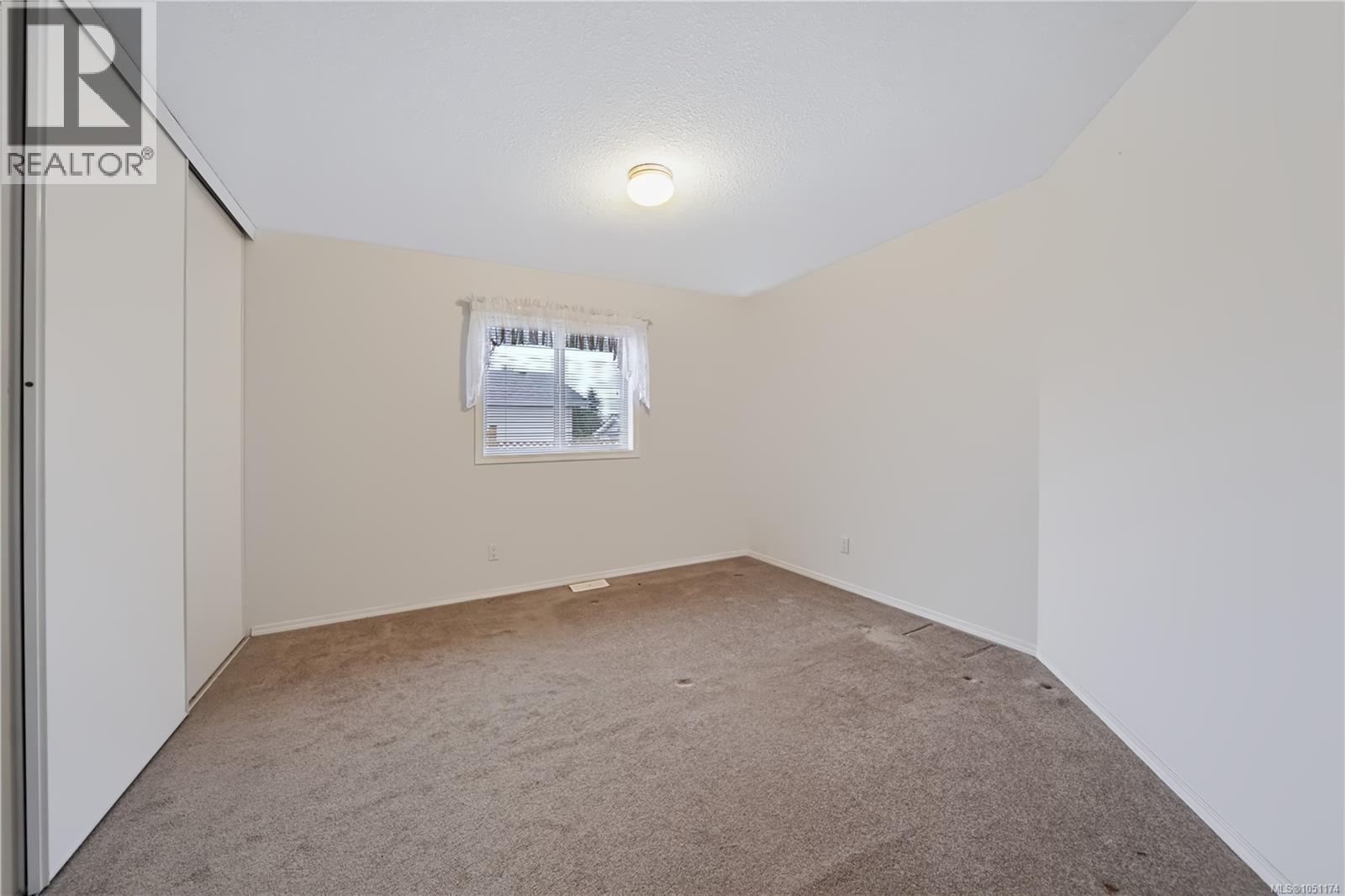 3931 Excalibur St - Image 15