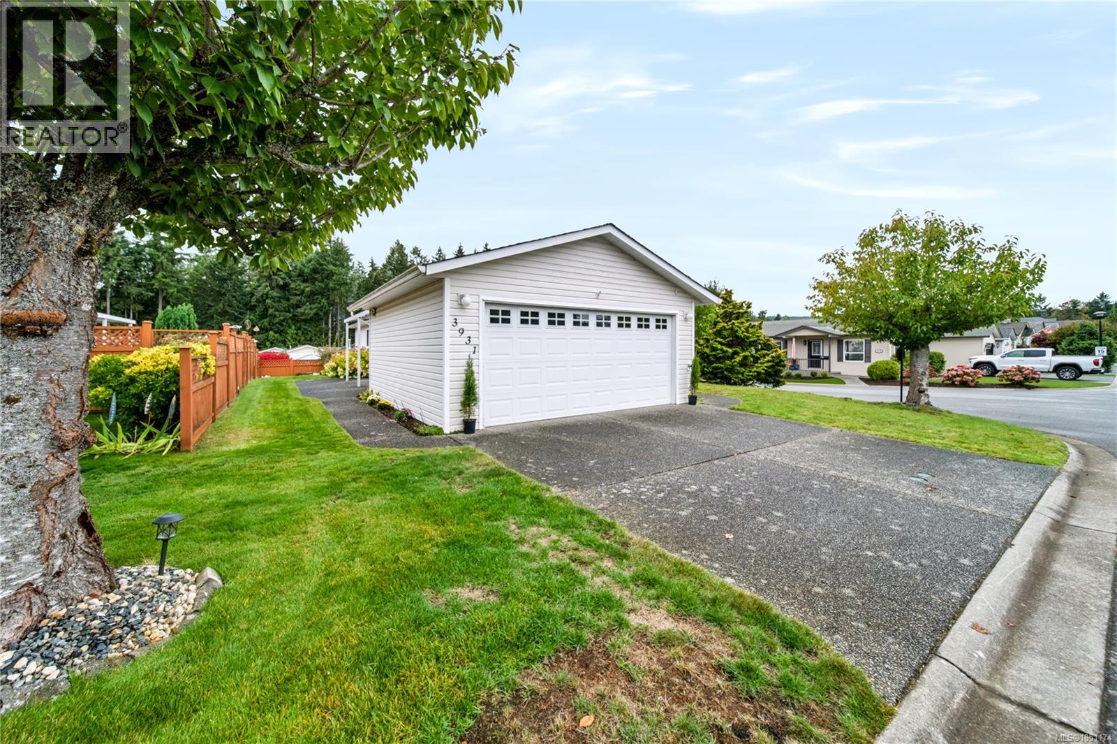 3931 Excalibur St - 2