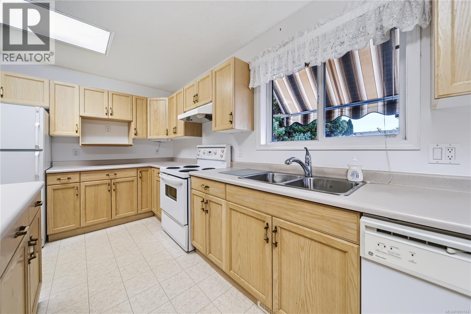 3931 Excalibur St - 9