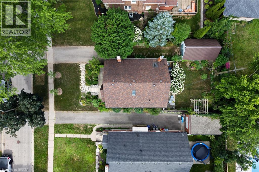 17 LINCOLN Avenue, Brantford — photo 10