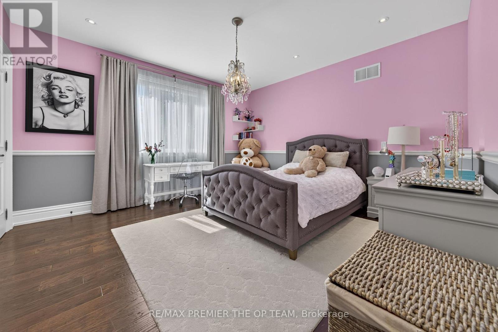 38 GENTLE FOX DRIVE - 15
