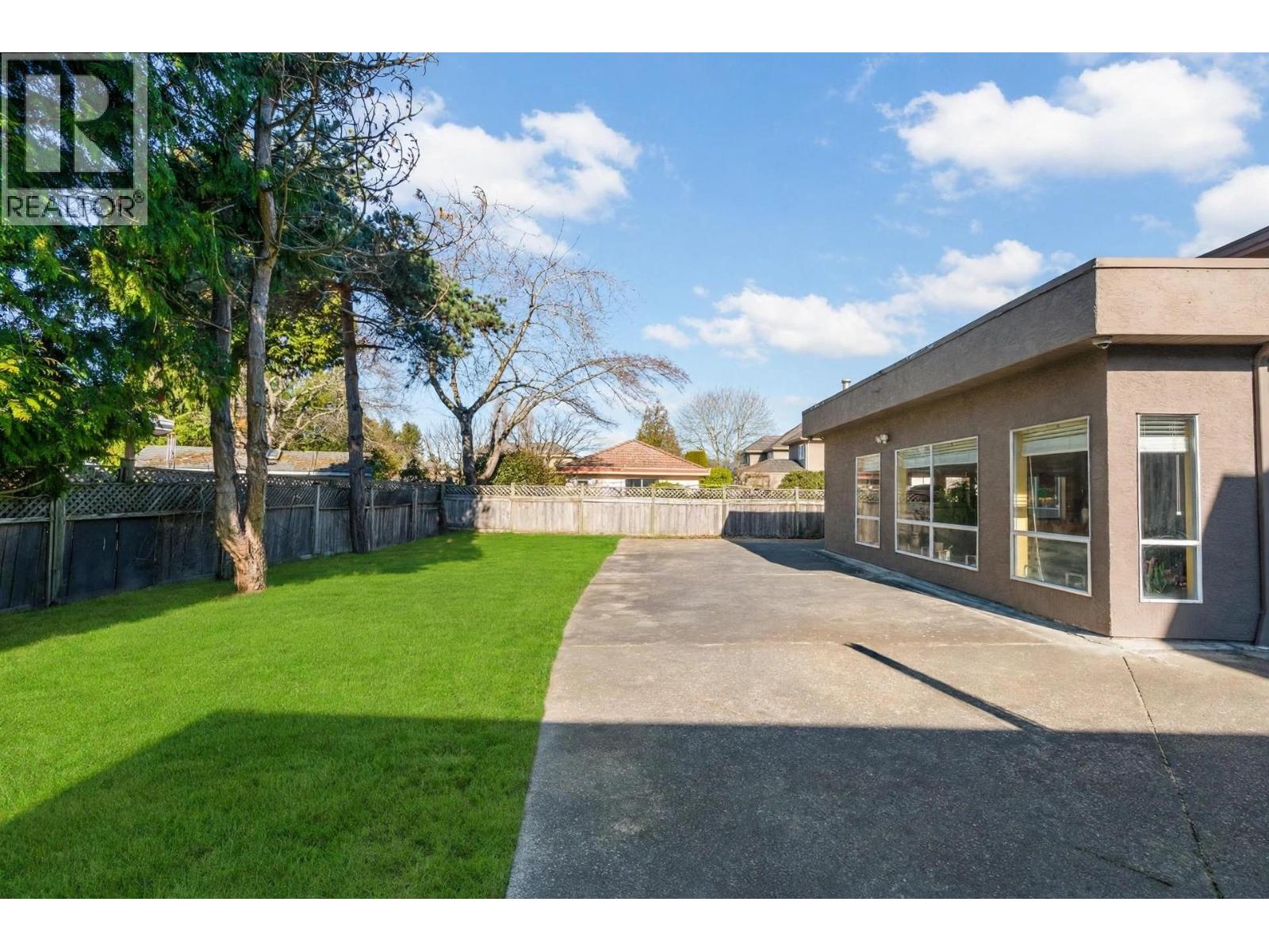 Photo of 7591 GILBERT ROAD 18