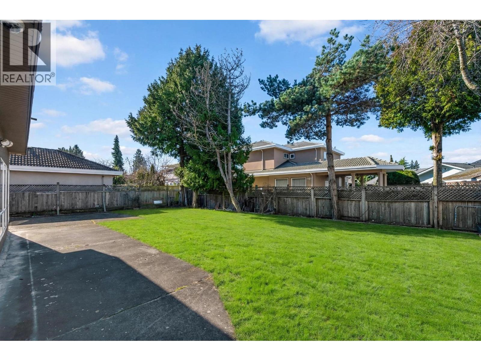 Photo of 7591 GILBERT ROAD 19
