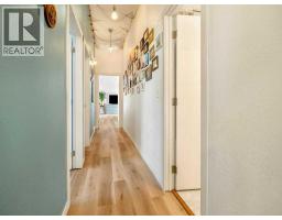 633 7 Street S - photo 18