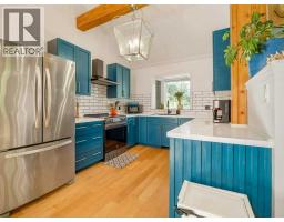 633 7 Street S - photo 10