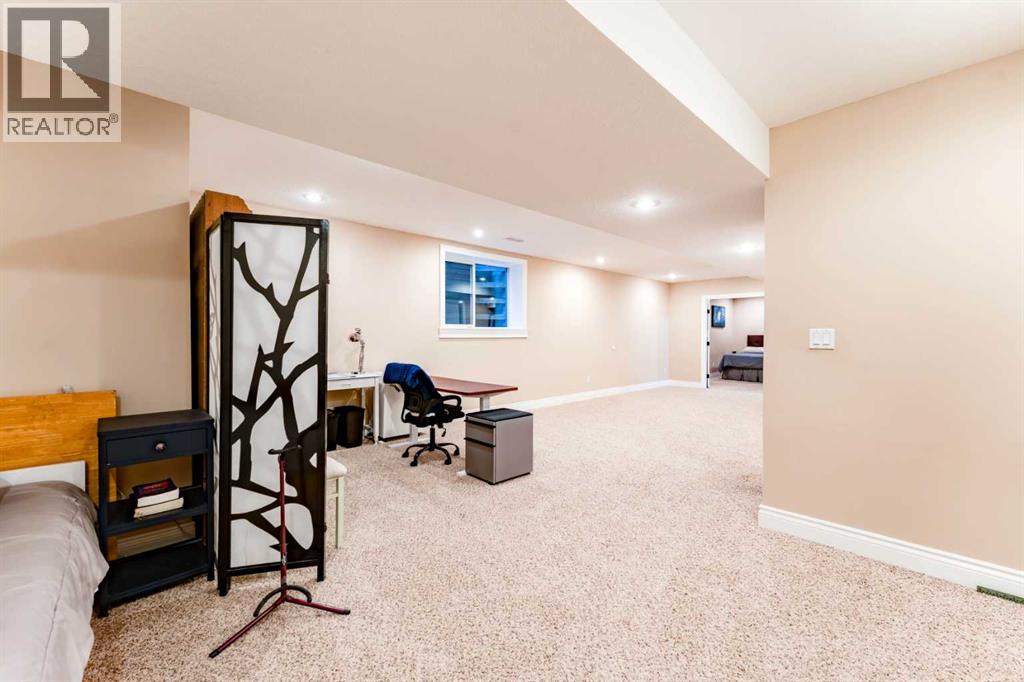 620 17 Avenue NW - 39