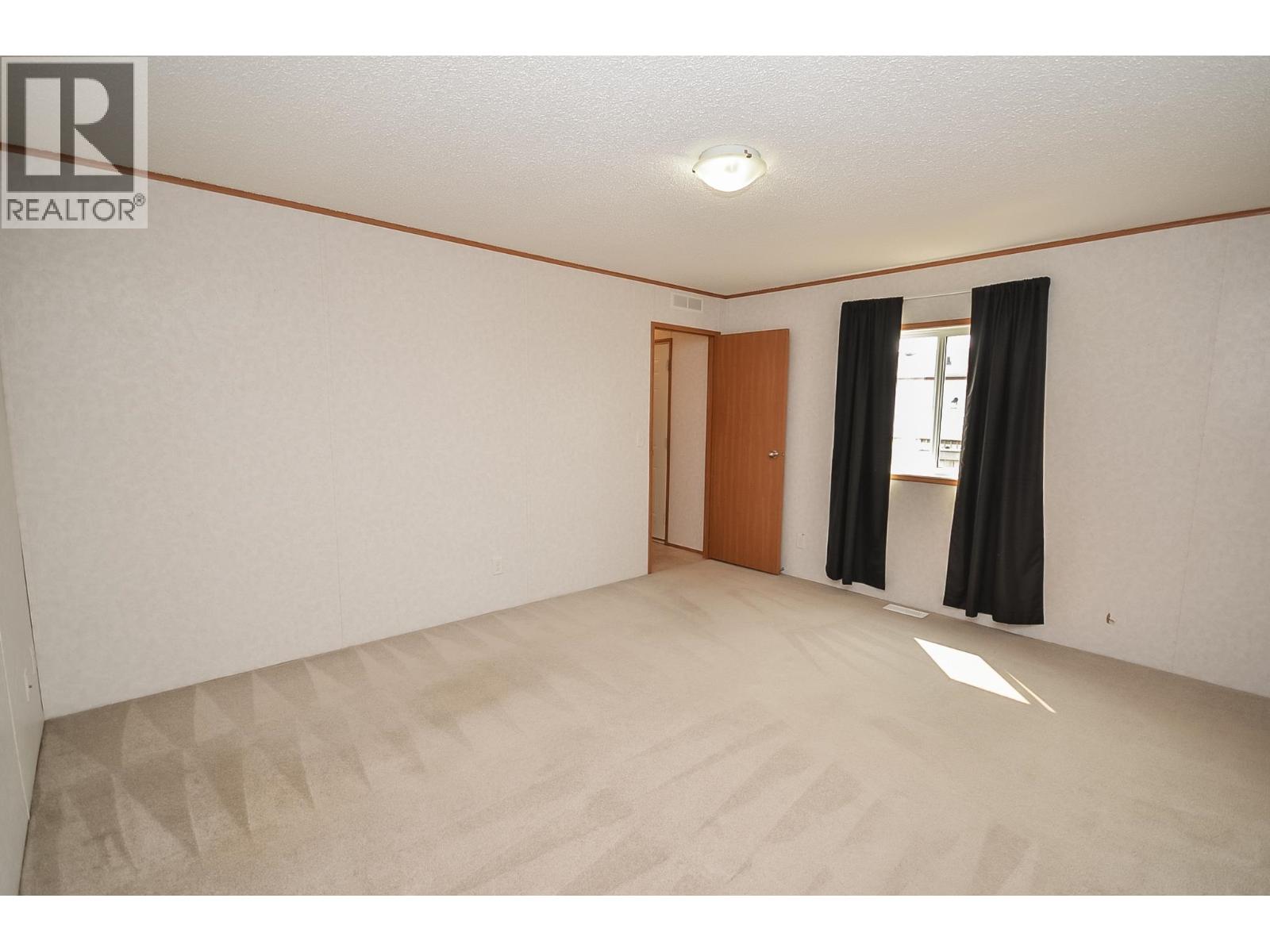 8608 79A STREET - Image 16