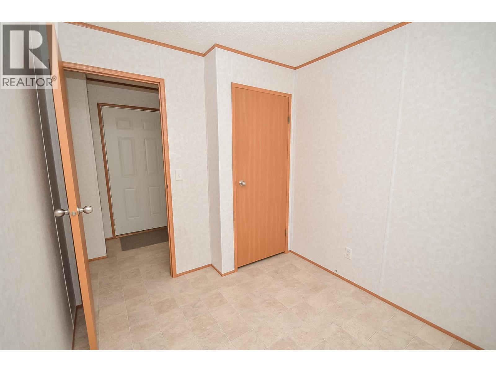 8608 79A STREET - Image 22