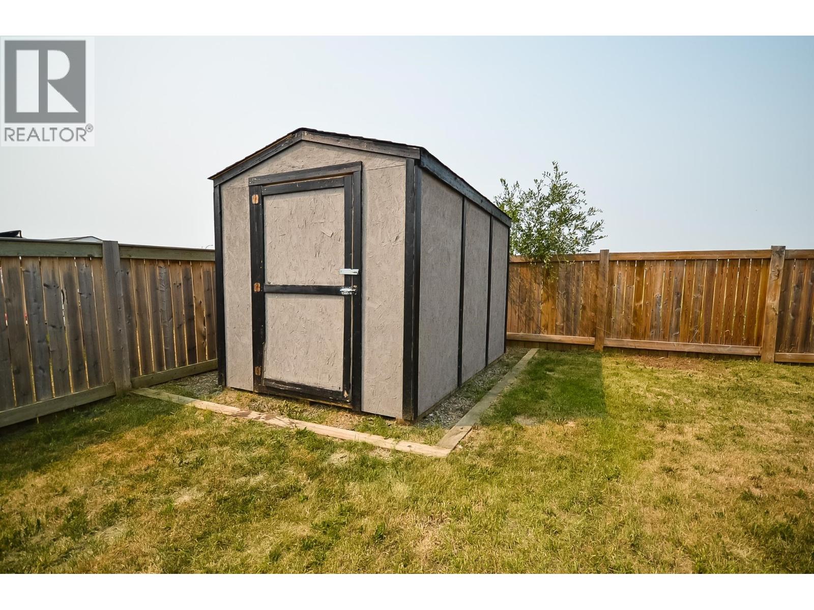 8608 79A STREET - Image 32
