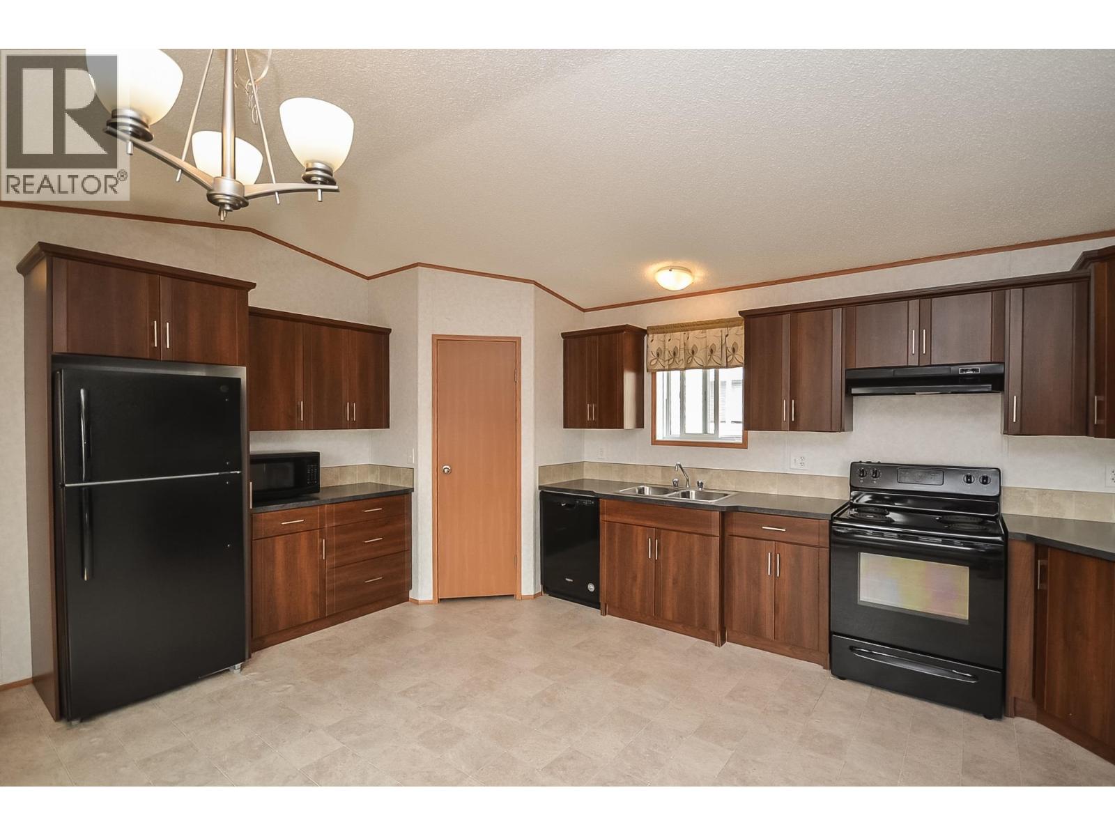 8608 79A STREET - Image 7