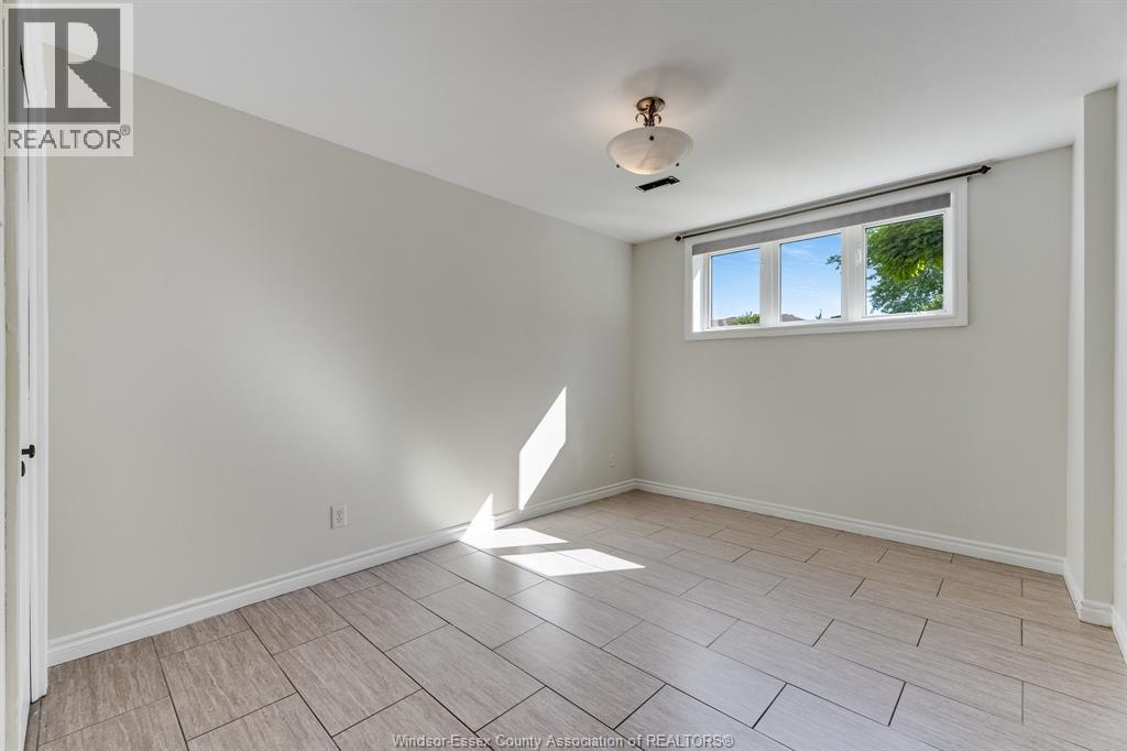 185 Marlborough STREET East - 20