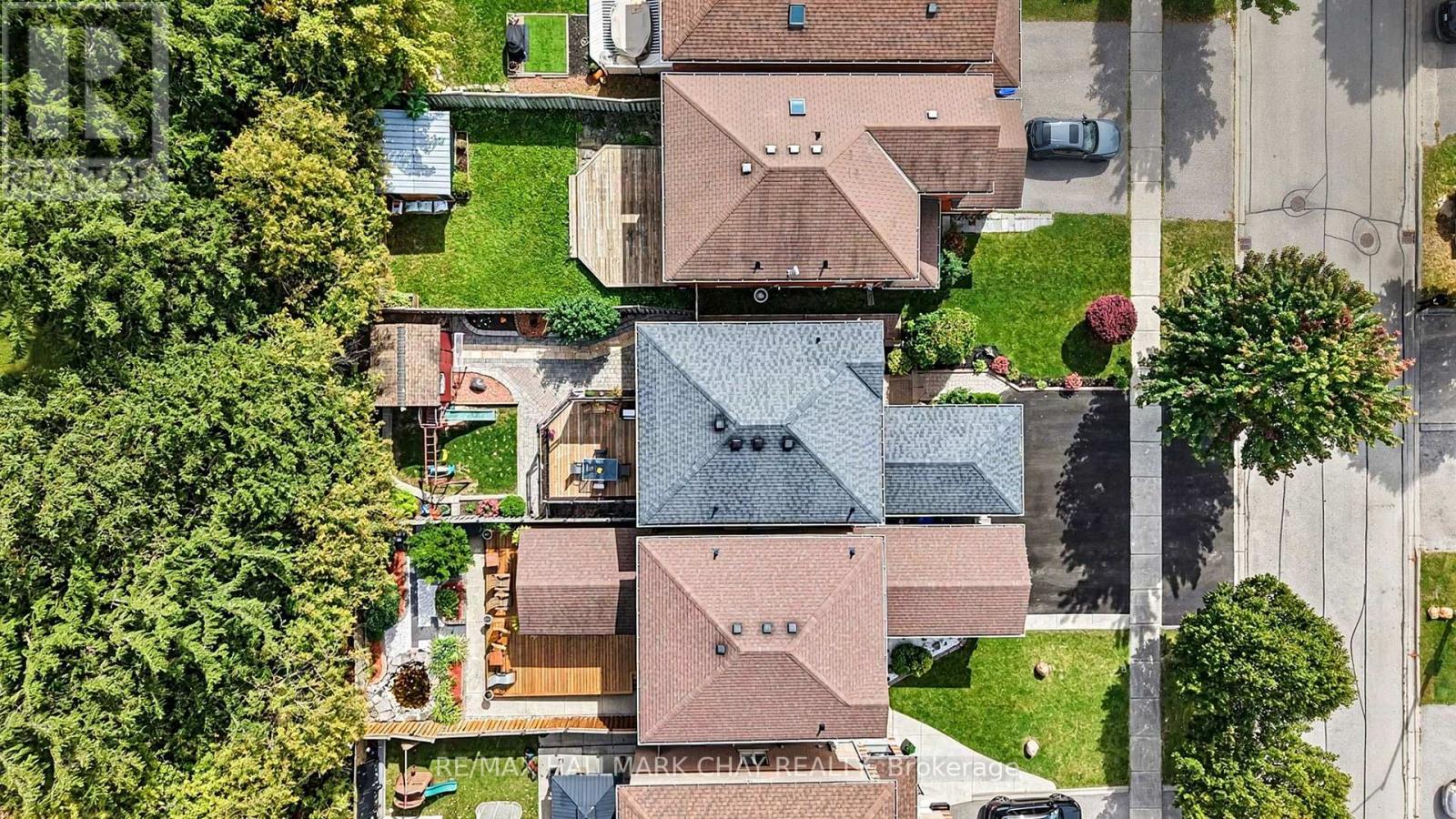 102 NOBLE DRIVE - 25