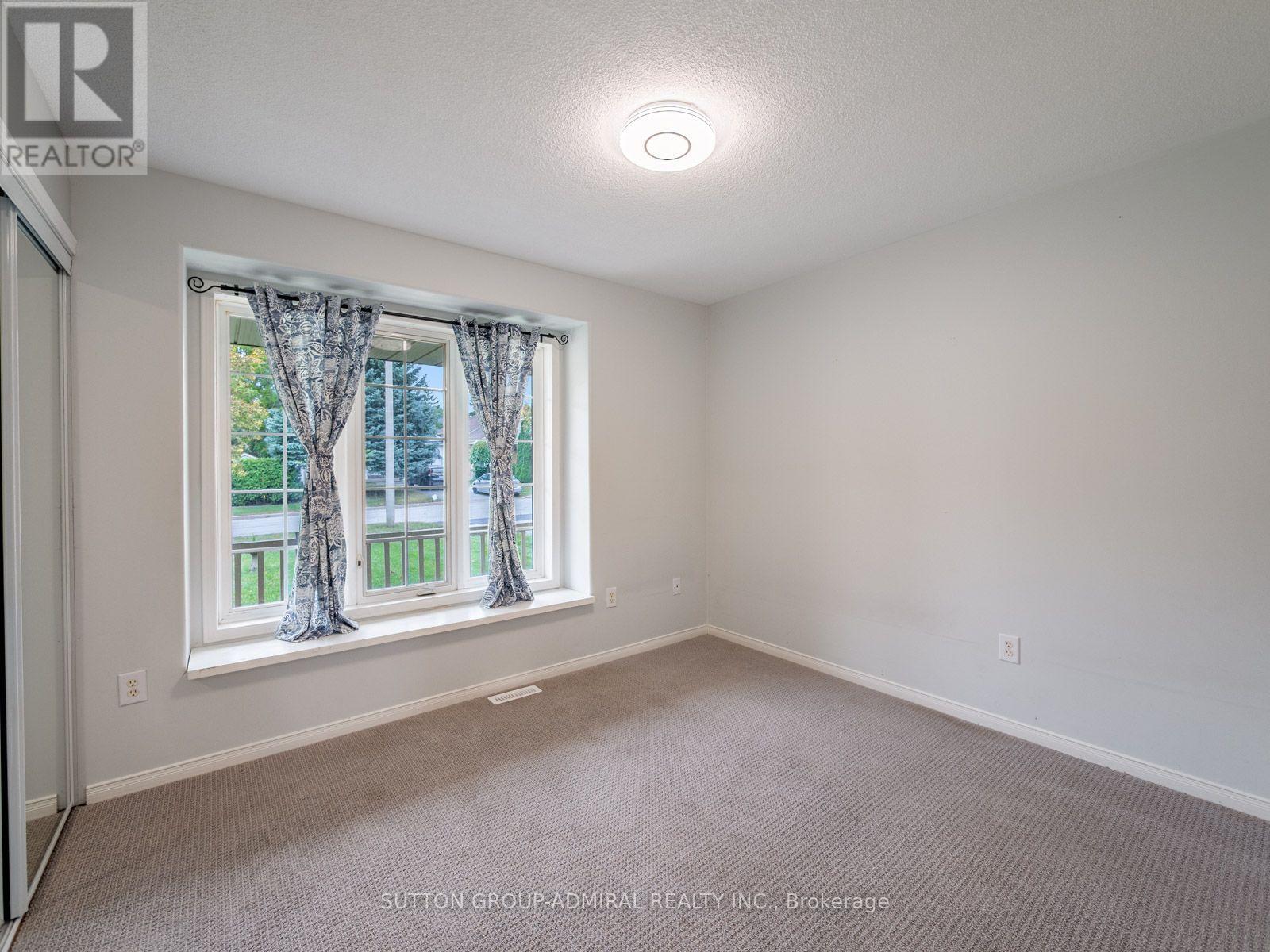 28 Harwood Drive, Barrie photo 19