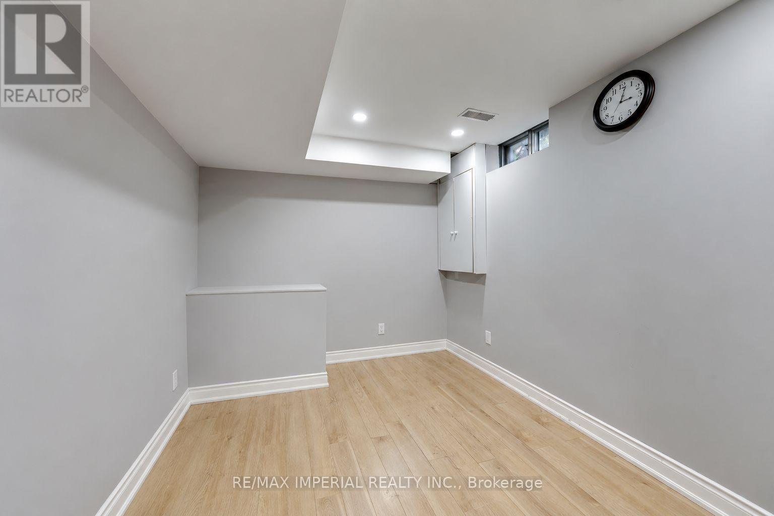 1107 GABLE DRIVE - 44