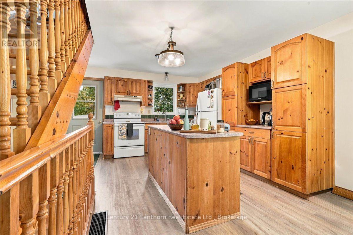 844 CORDOVA ROAD - 14