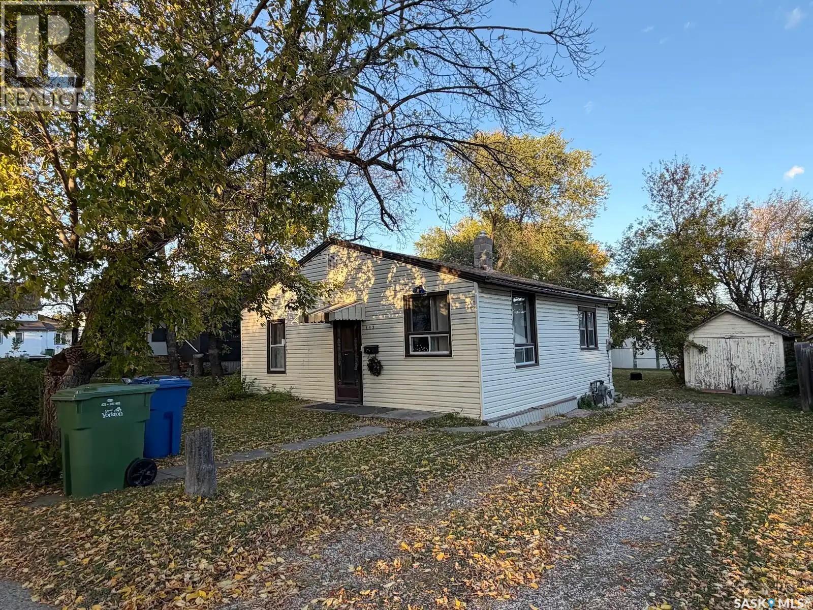 143 Sixth AVENUE N, Yorkton — photo 2