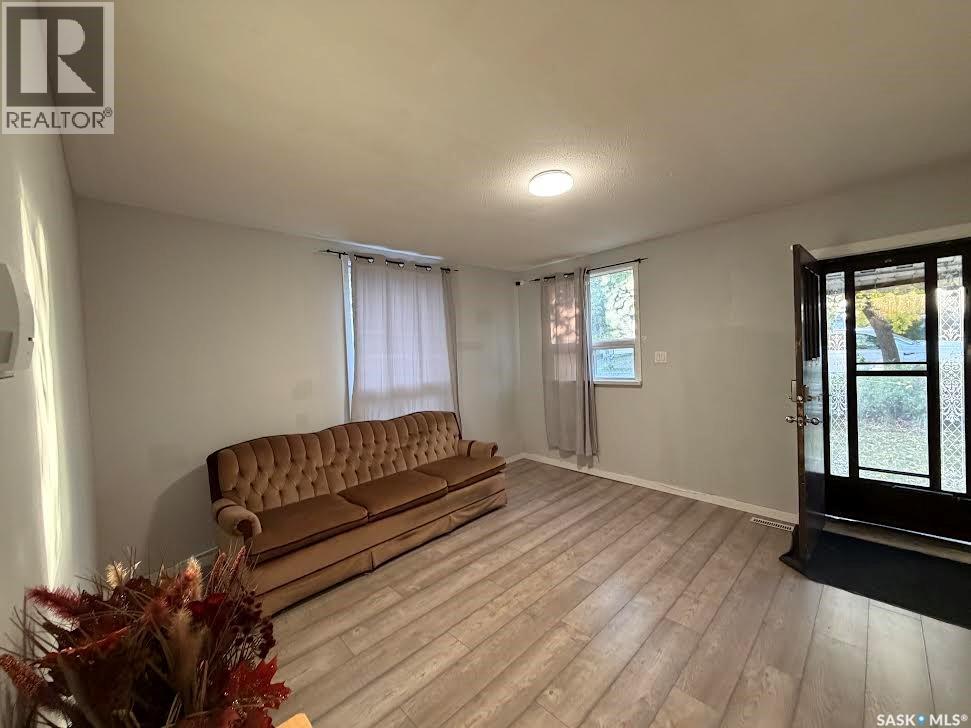 143 Sixth AVENUE N, Yorkton — photo 3