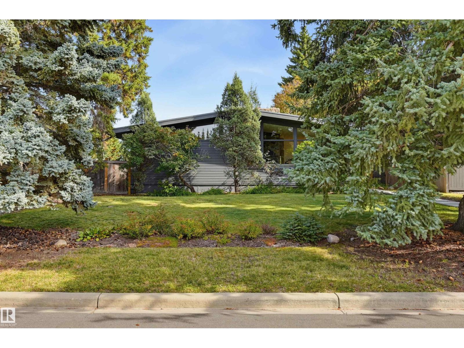 3 RIVERSIDE CR NW, Edmonton, Alberta, T5N3M4