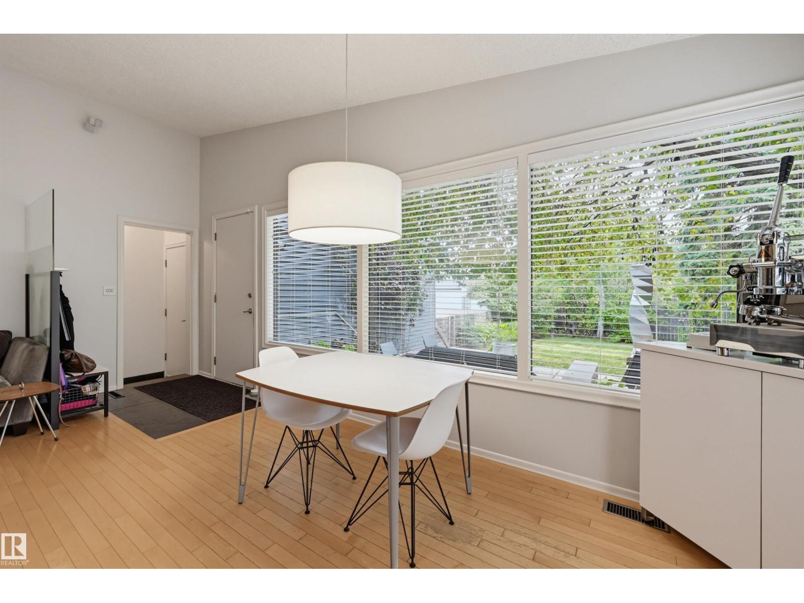 3 RIVERSIDE CR NW - 31