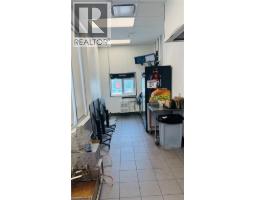 4140 Walker Road, Windsor, ON N8W3T5 Photo 18
