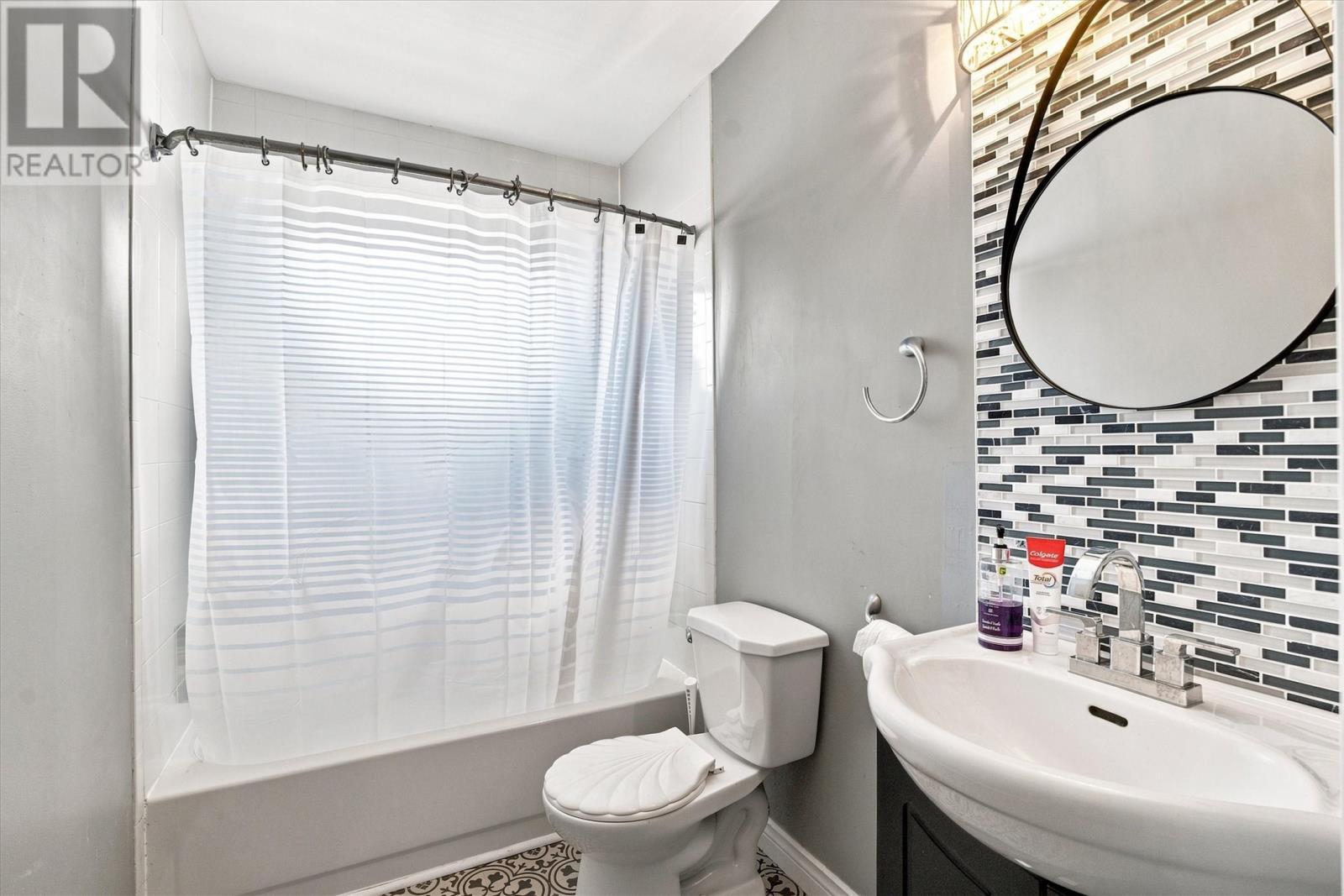 6 Simcoe Drive - 13