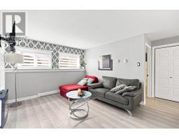 6 Simcoe Drive thumbnail 18