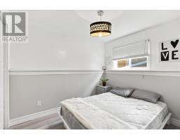 6 Simcoe Drive thumbnail 21
