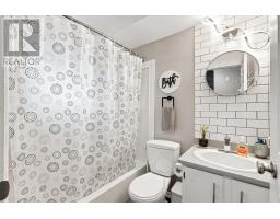 6 Simcoe Drive thumbnail 22