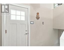 6 Simcoe Drive thumbnail 4