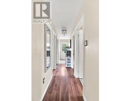 6 Simcoe Drive thumbnail 9