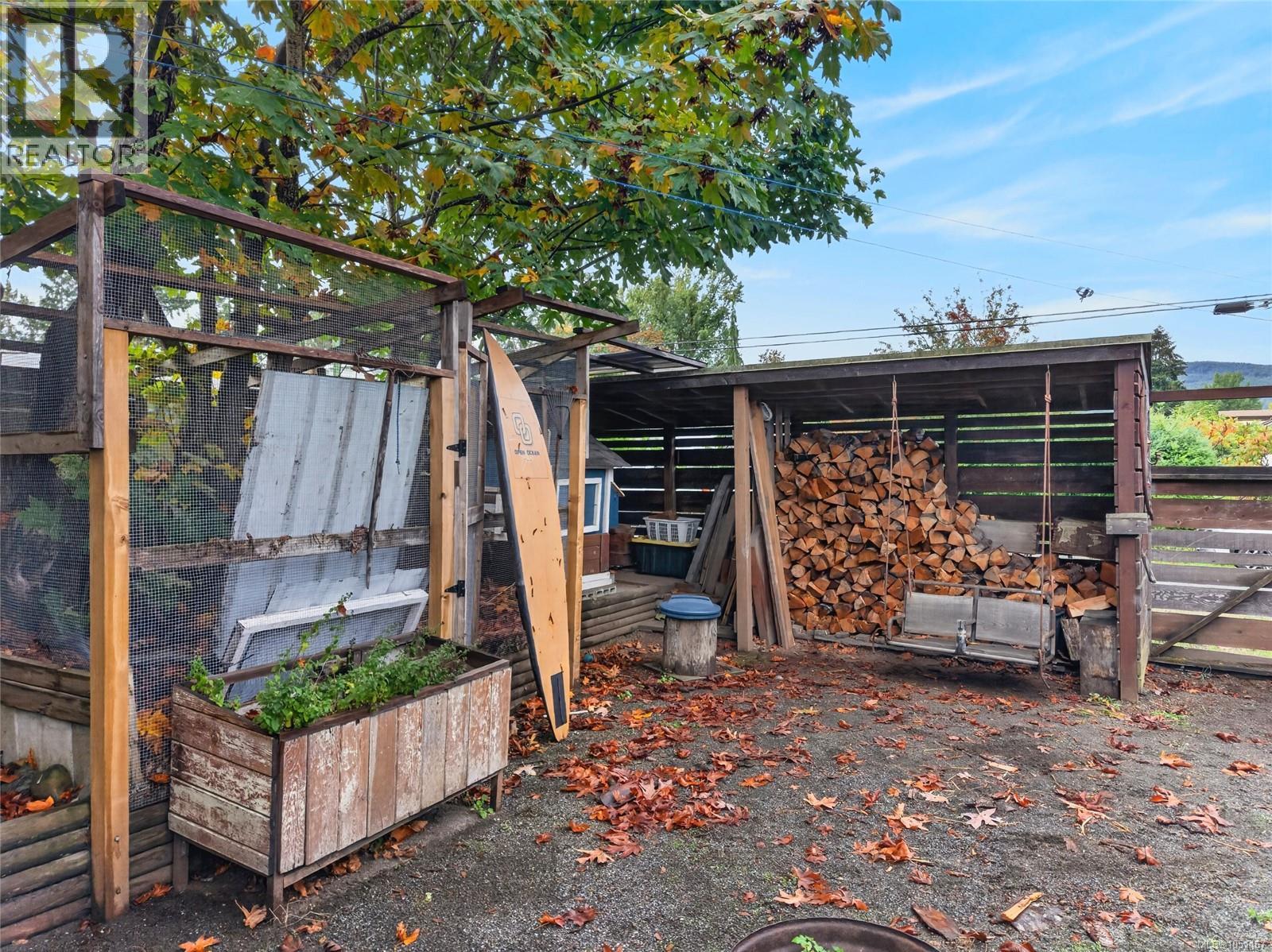 2737 Derwent Ave - 30