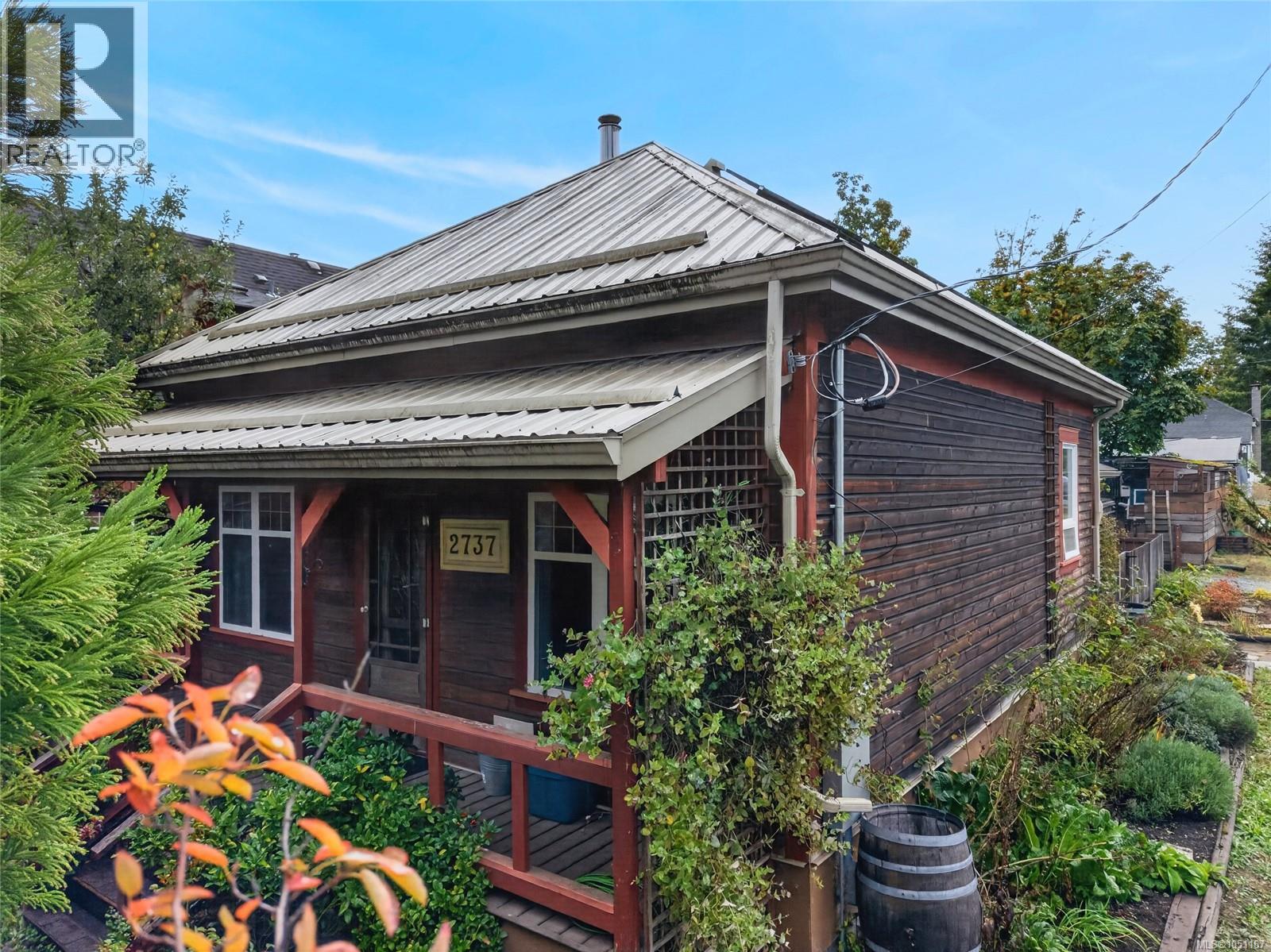 2737 Derwent Ave - 34