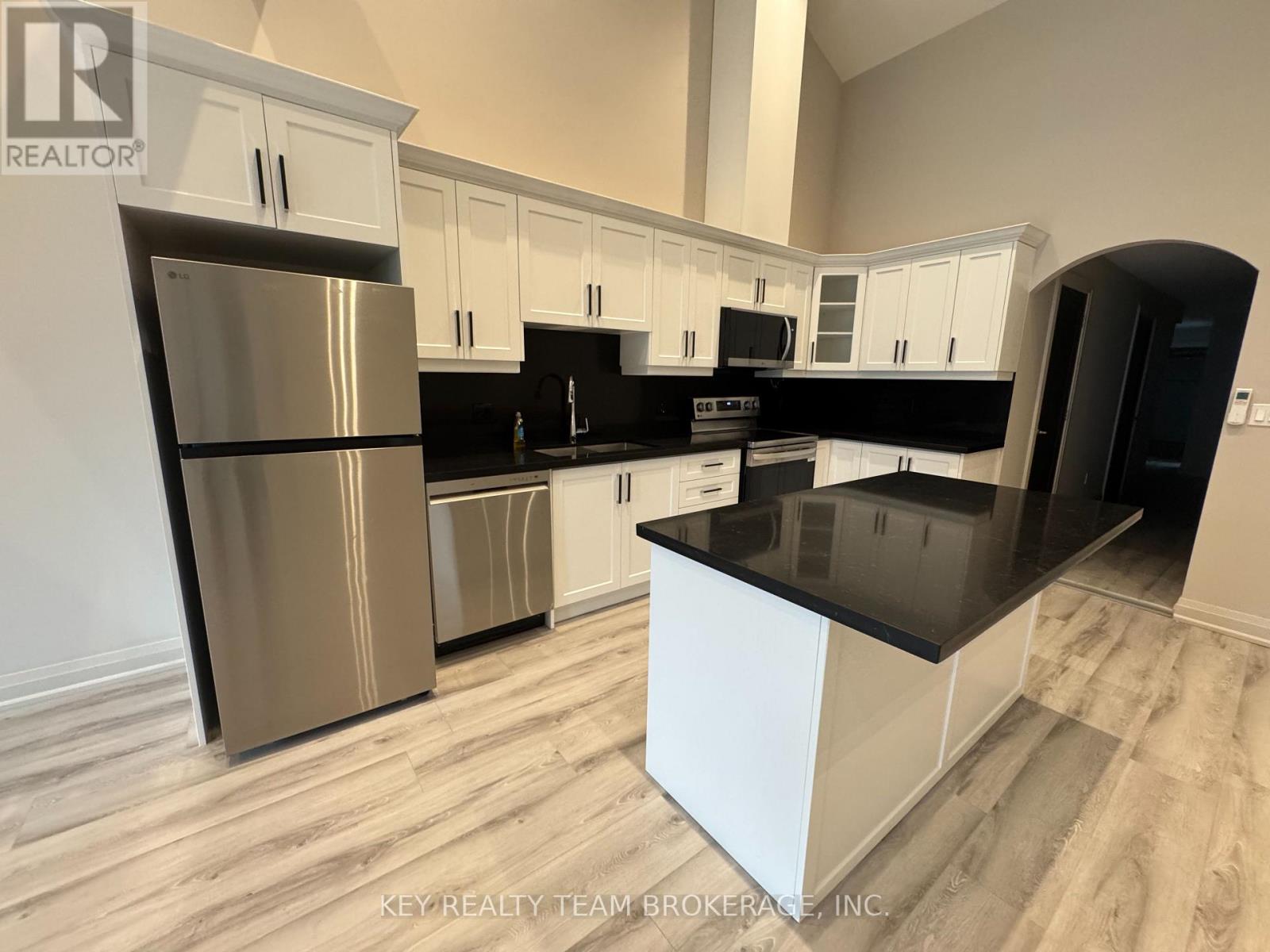 214 B St Paul Street — photo 3