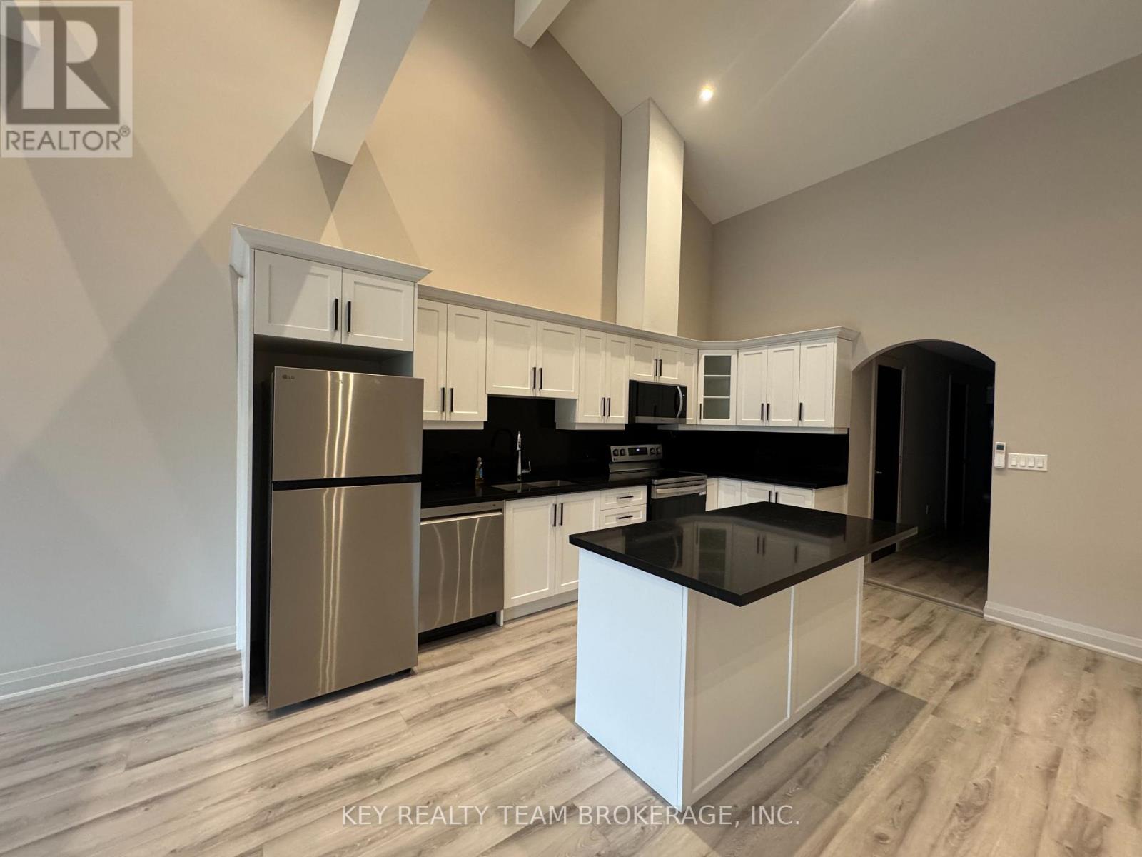 214 B St Paul Street — photo 4