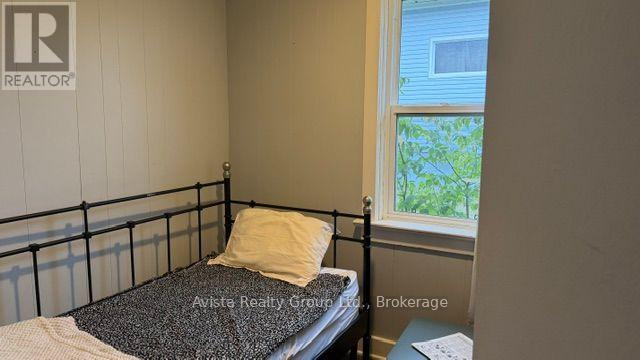 1202 GORE STREET W - 4