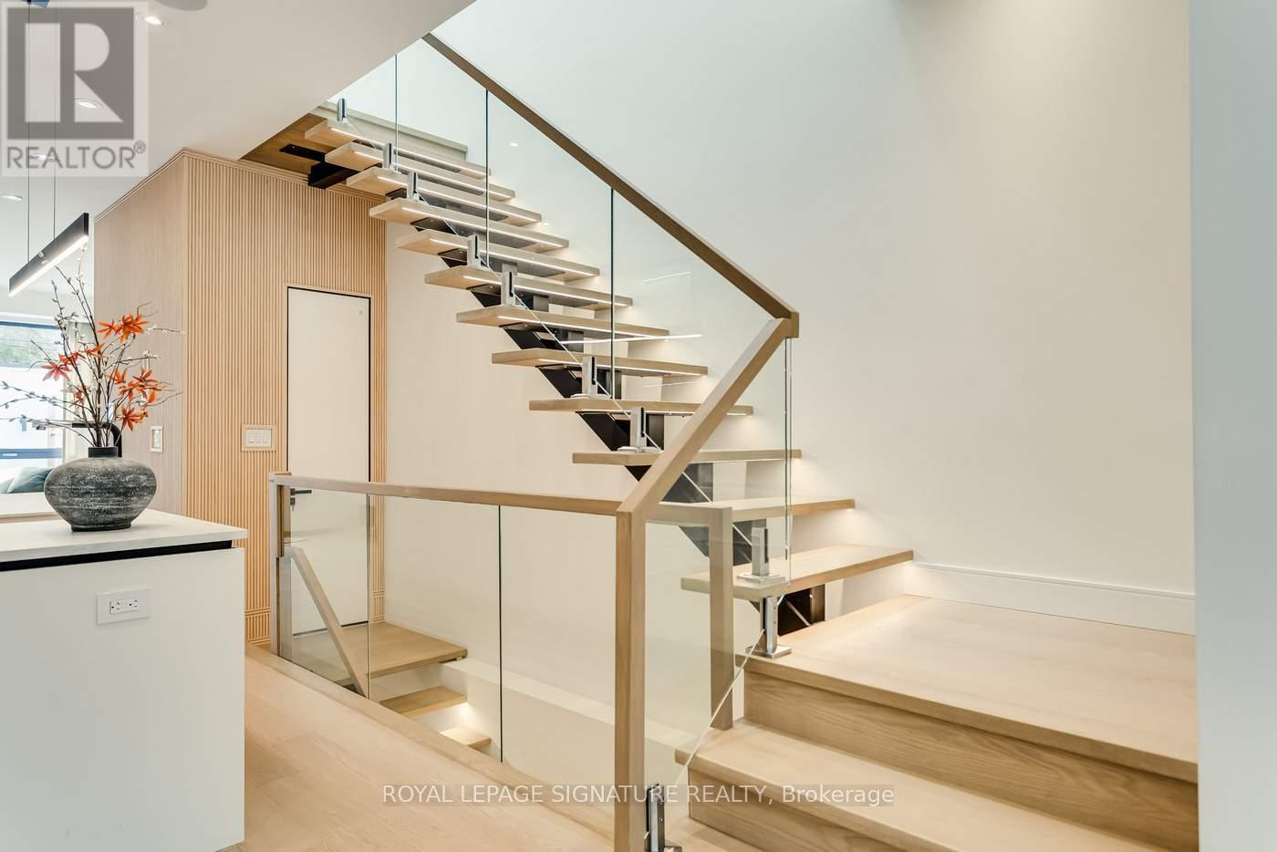 511 WOBURN AVENUE - Image 22