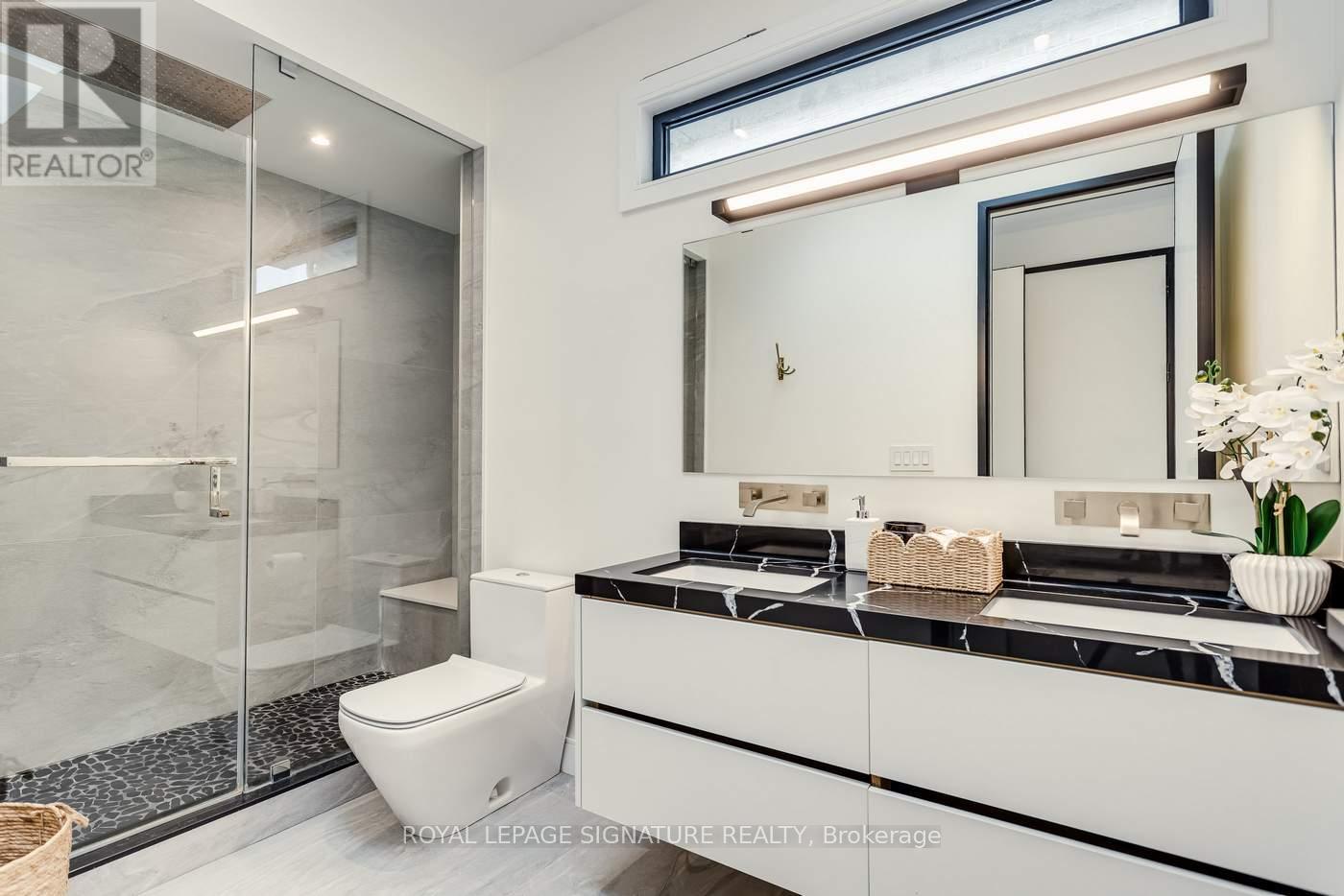 511 WOBURN AVENUE - Image 29