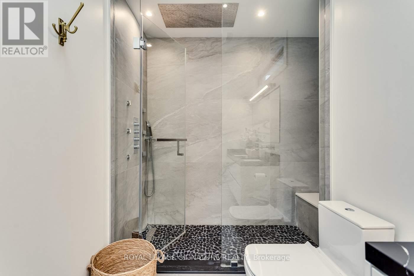 511 WOBURN AVENUE - Image 30
