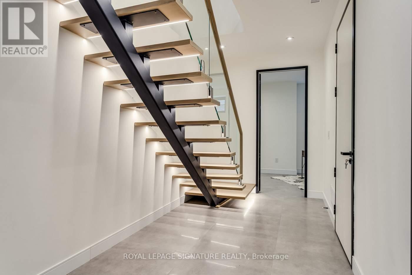 511 WOBURN AVENUE - Image 37