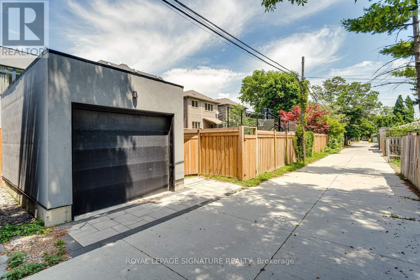511 WOBURN AVENUE - 49