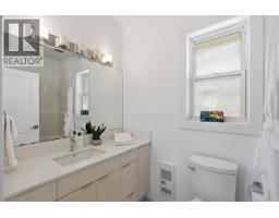 5673 Salmon Drive, Sechelt, BC V0N3A0 Photo 19